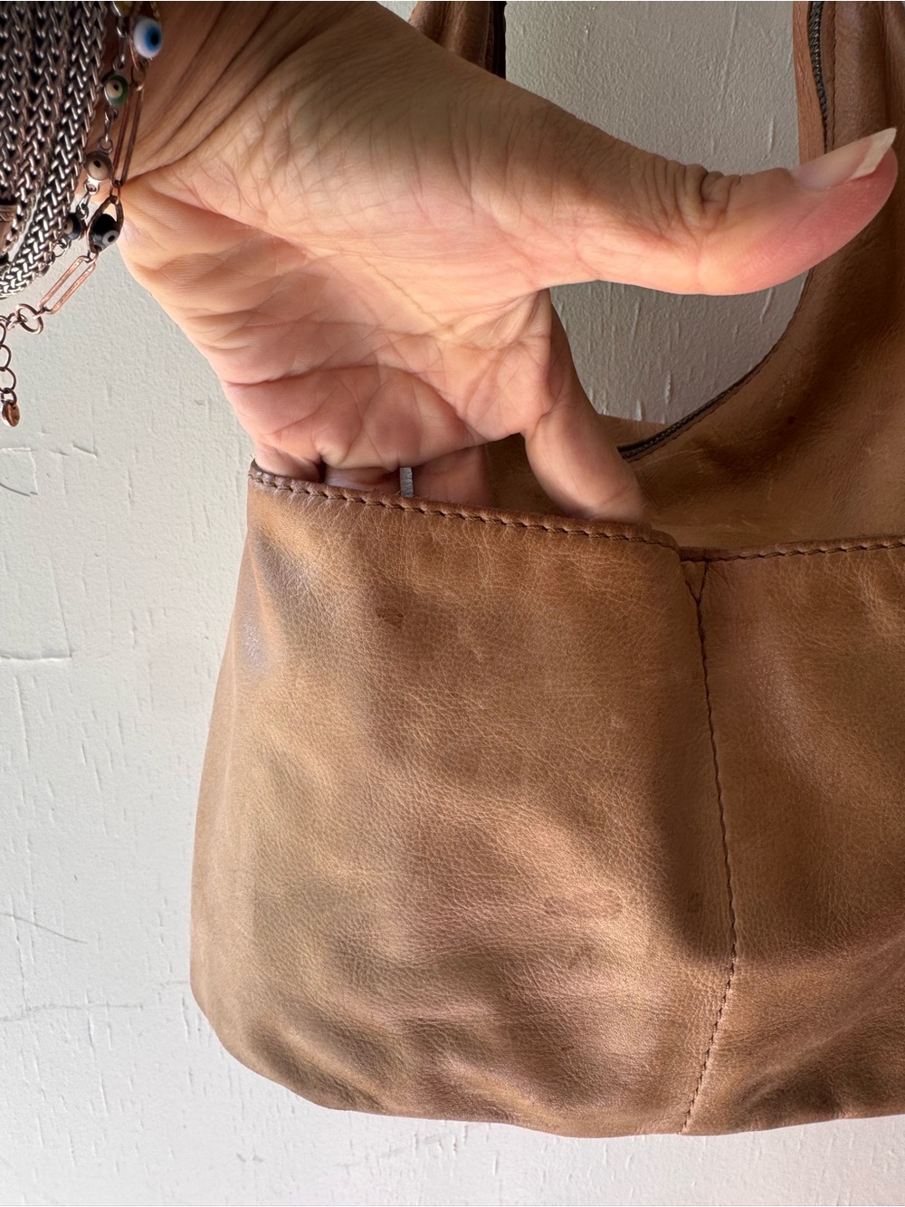 American Leather Co Classic Tan Leather Shoulder Hobo Bag - Unbranded - Picture 3 of 8